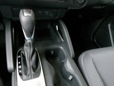 Certified 2025 Nissan Frontier SV image 23