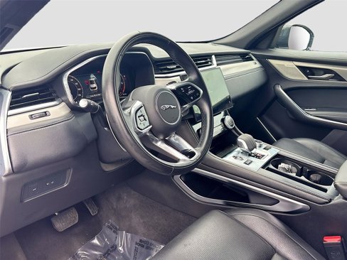 Used 2024 Jaguar F-PACE R-Dynamic S image 10