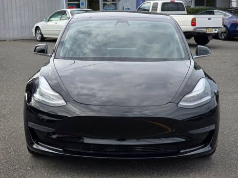 Used 2020 Tesla Model 3 Standard Range Plus image 3