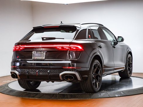 Used 2025 Audi RS Q8 performance w/ RS Design Package - Red image 7