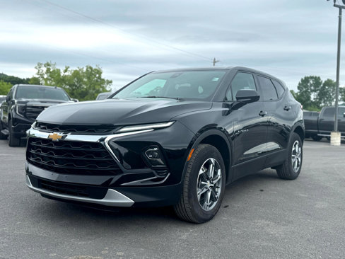 Used 2025 Chevrolet Blazer LT image 1