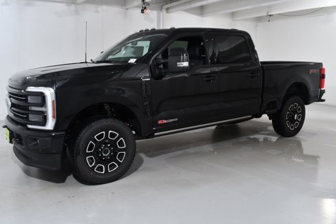 New 2025 Ford F350 Platinum w/ FX4 Off-Road Package image 2