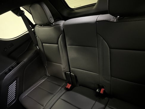 Used 2024 Chevrolet Tahoe High Country image 35