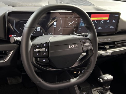 New 2025 Kia K4 EX image 14