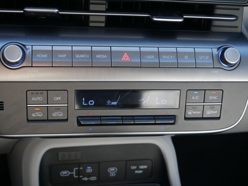 Certified 2025 Hyundai Kona SEL image 23