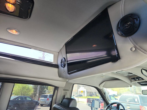 Used 2019 Chevrolet Express 2500 Extended w/ Enhanced Convenience Package image 27