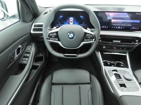 Used 2025 BMW 330i Sedan w/ Convenience Package image 11