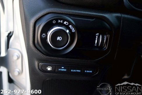 Used 2023 Jeep Wrangler Unlimited Sahara image 26