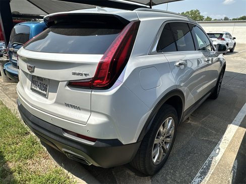 Used 2020 Cadillac XT4 Premium Luxury image 3