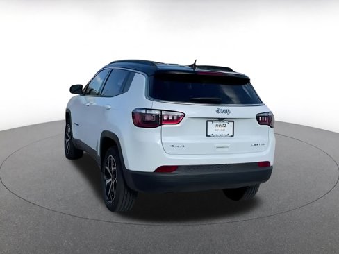 Used 2025 Jeep Compass Limited image 10