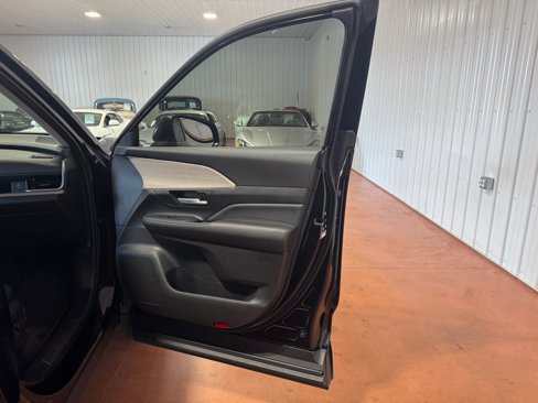 Used 2024 Toyota Grand Highlander XLE image 23