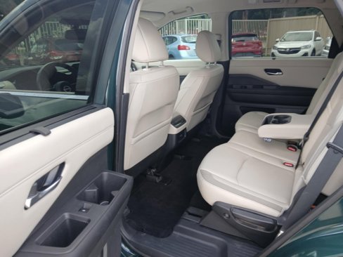 Used 2022 Nissan Pathfinder SL image 11