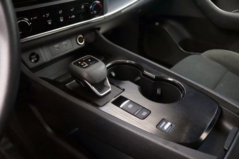 Used 2024 Nissan Rogue S image 18