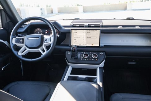 New 2025 Land Rover Defender 110 S image 22