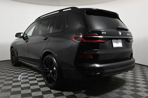 New 2026 BMW X7 M60i image 5