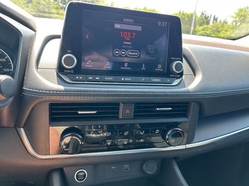 Used 2023 Nissan Rogue S image 24