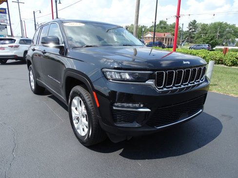 Used 2023 Jeep Grand Cherokee Limited w/ Trailer Tow Prep Group (B) image 4