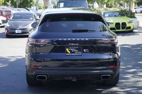 Used 2021 Porsche Cayenne w/ Premium Package image 9