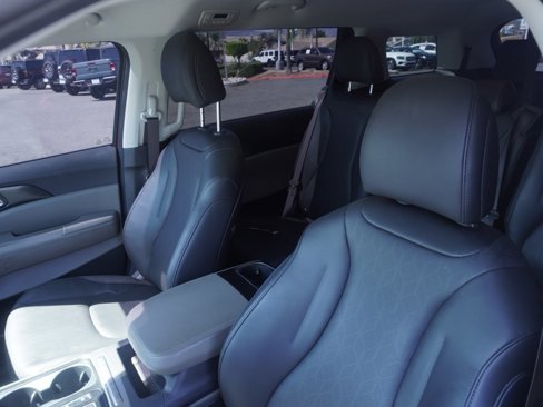 Used 2025 Kia Carnival LXS image 21