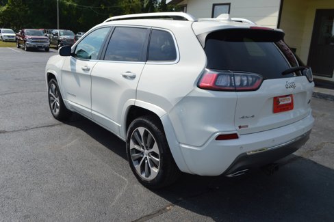 Used 2019 Jeep Cherokee Overland image 4