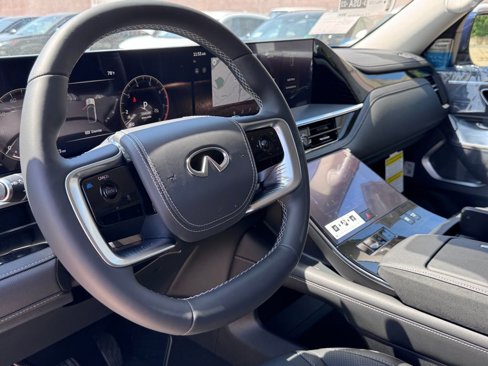 New 2025 INFINITI QX80 Sensory image 8
