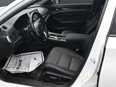 Used 2020 Honda Accord Sport image 10