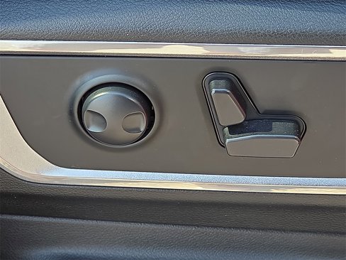 Used 2023 RAM 1500 Laramie image 13