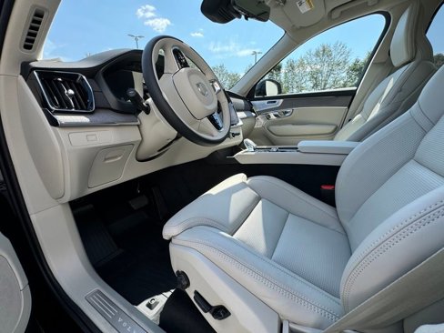 New 2026 Volvo XC90 B5 Ultra image 3