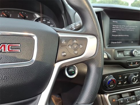 Used 2024 GMC Terrain SLE w/ Driver Convenience Package image 19