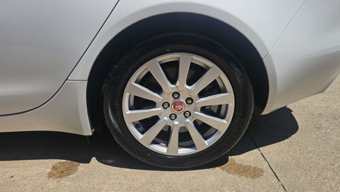 Used 2019 Jaguar XE image 14