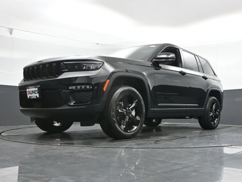 New 2025 Jeep Grand Cherokee Limited image 42