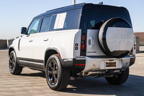 New 2025 Land Rover Defender 110 S image 4