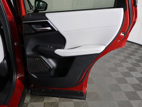 New 2025 Mitsubishi Outlander SE image 29