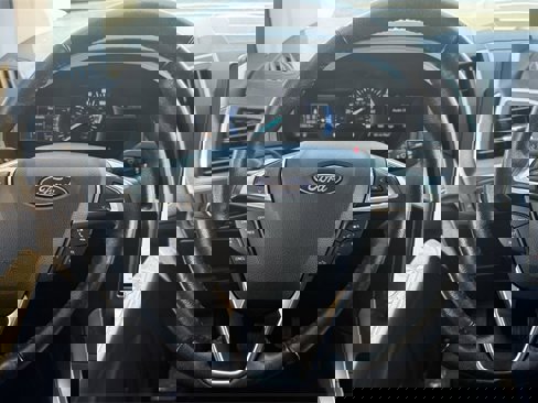 Used 2022 Ford Edge SEL image 13