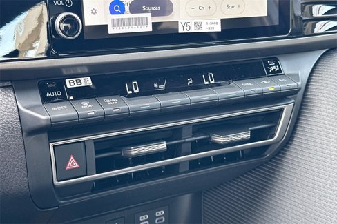 New 2026 Toyota Camry SE image 19