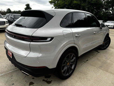 Used 2024 Porsche Cayenne image 5