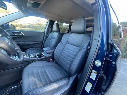 New 2025 Mitsubishi Outlander SE image 9