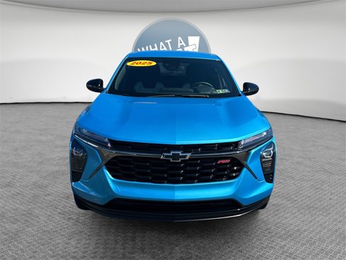 Certified 2025 Chevrolet Trax RS w/ Driver Confidence Package image 9