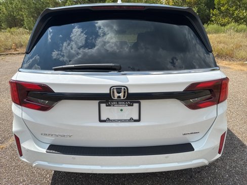 New 2026 Honda Odyssey Touring image 8