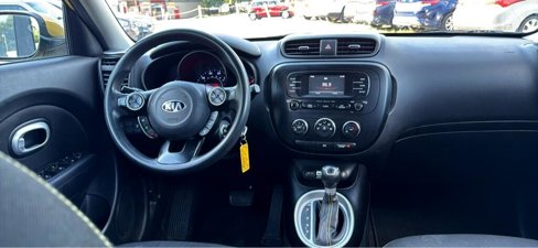 Used 2016 Kia Soul + image 16
