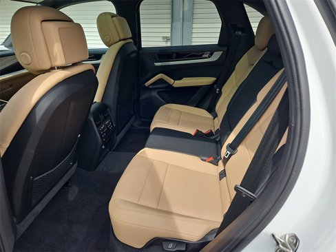 New 2026 Porsche Cayenne image 27