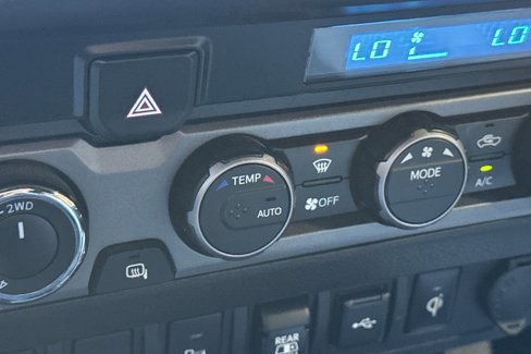 Used 2021 Toyota Tacoma TRD Off-Road image 28