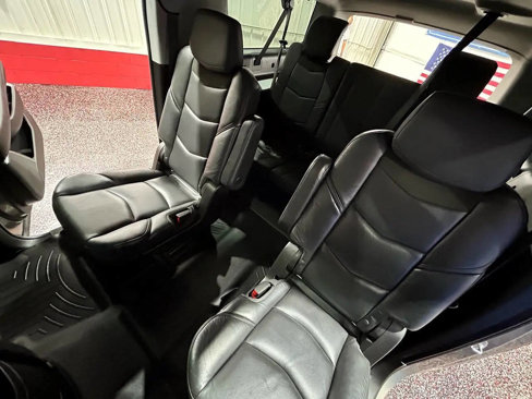 Used 2019 Cadillac Escalade ESV Luxury image 15