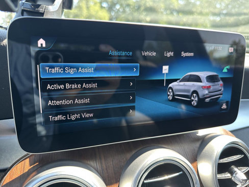 Used 2020 Mercedes-Benz GLC 300 4MATIC image 40
