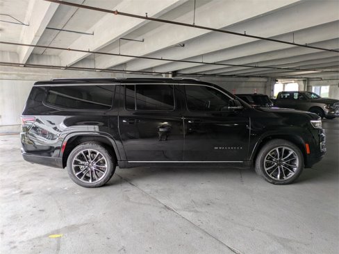 New 2025 Jeep Wagoneer L Series III w/ Premium Group I image 4