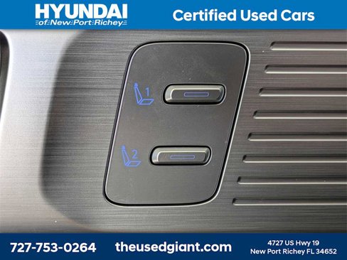 Used 2025 Hyundai Santa Fe Limited image 30