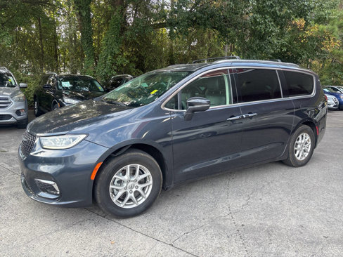 Used 2021 Chrysler Pacifica Touring-L image 2