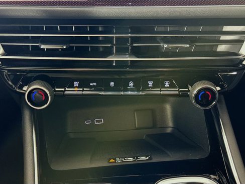 New 2026 Chevrolet Traverse Z71 w/ Enhanced Driving Package image 17