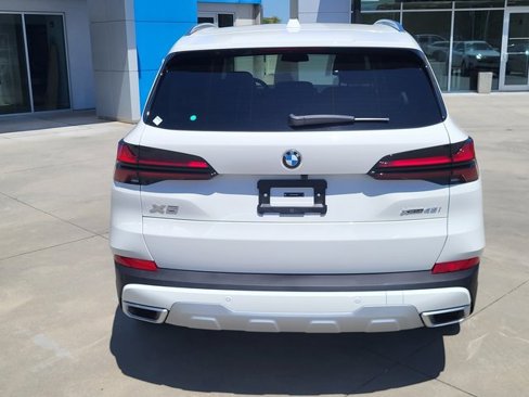 New 2026 BMW X5 xDrive40i image 3
