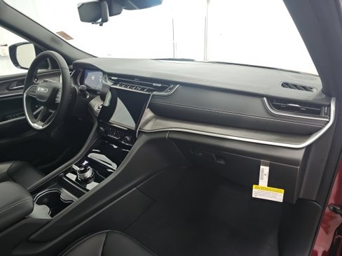 New 2025 Jeep Grand Cherokee Limited w/ Luxury Tech Group II image 11